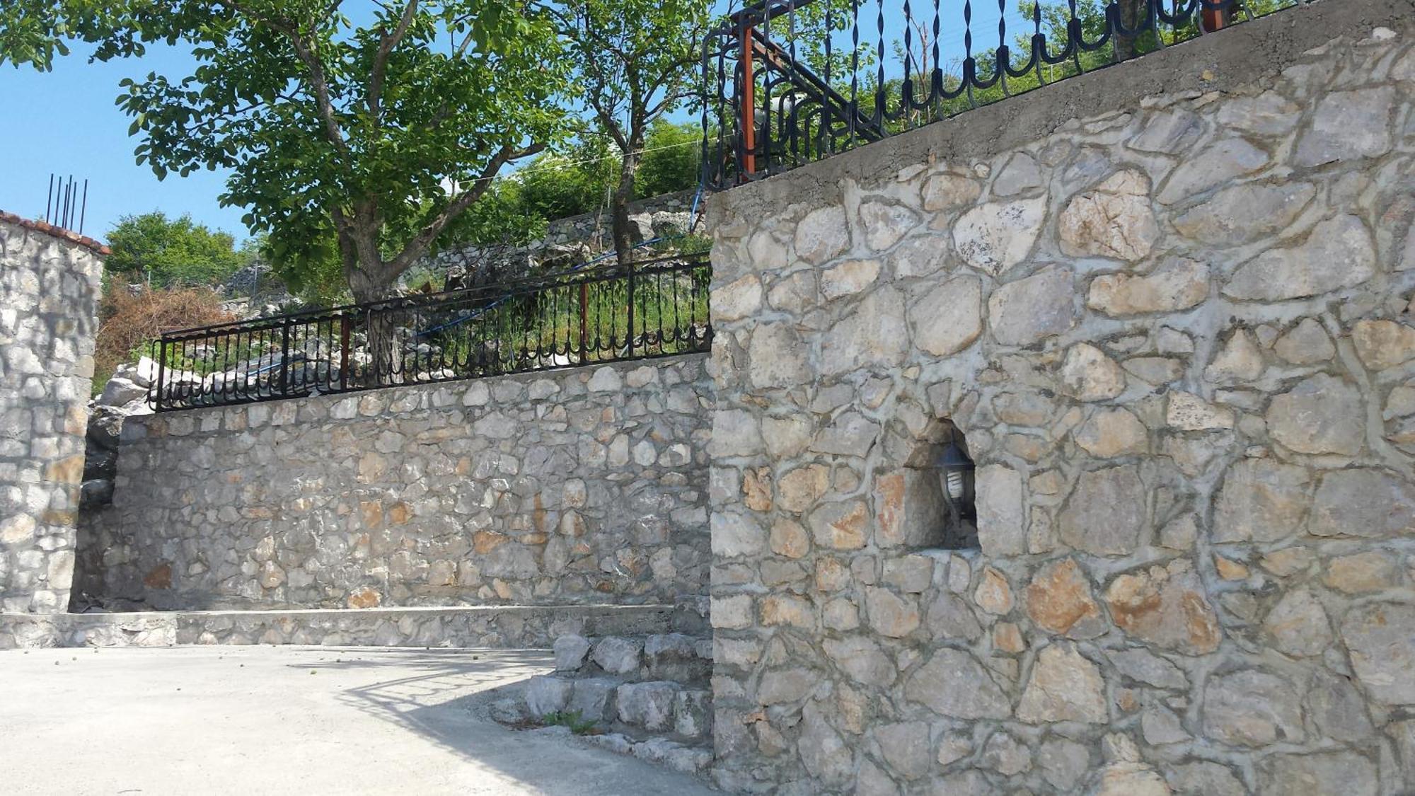 مبيت وإفطار Hyka Stone House شكودر المظهر الخارجي الصورة