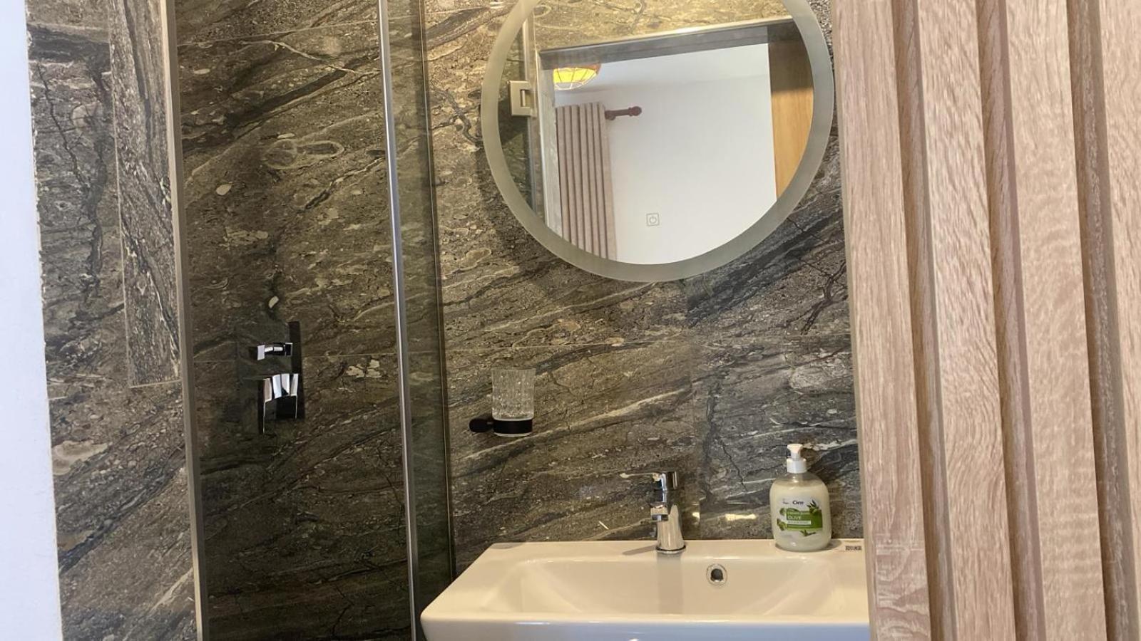 مبيت وإفطار Hyka Stone House شكودر المظهر الخارجي الصورة